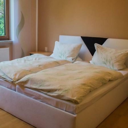 Zum Ehranger Wald 2A Apartment Trier Bagian luar foto