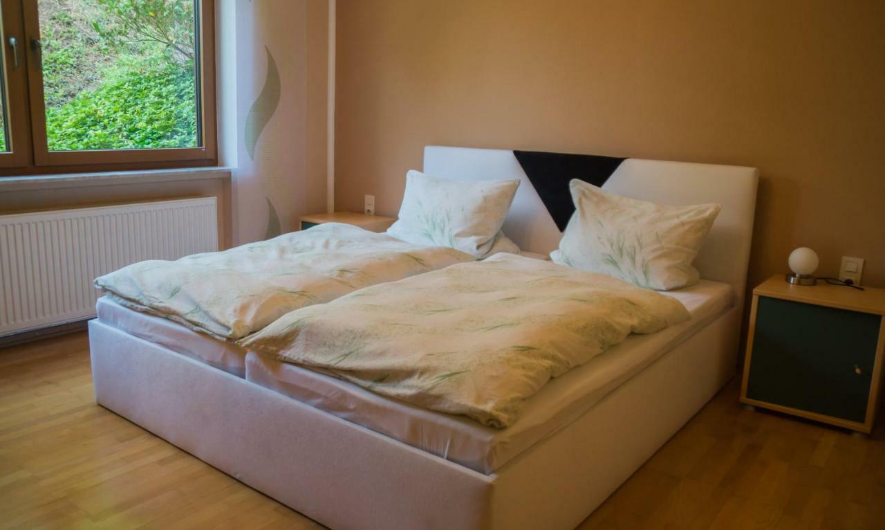 Zum Ehranger Wald 2A Apartment Trier Bagian luar foto